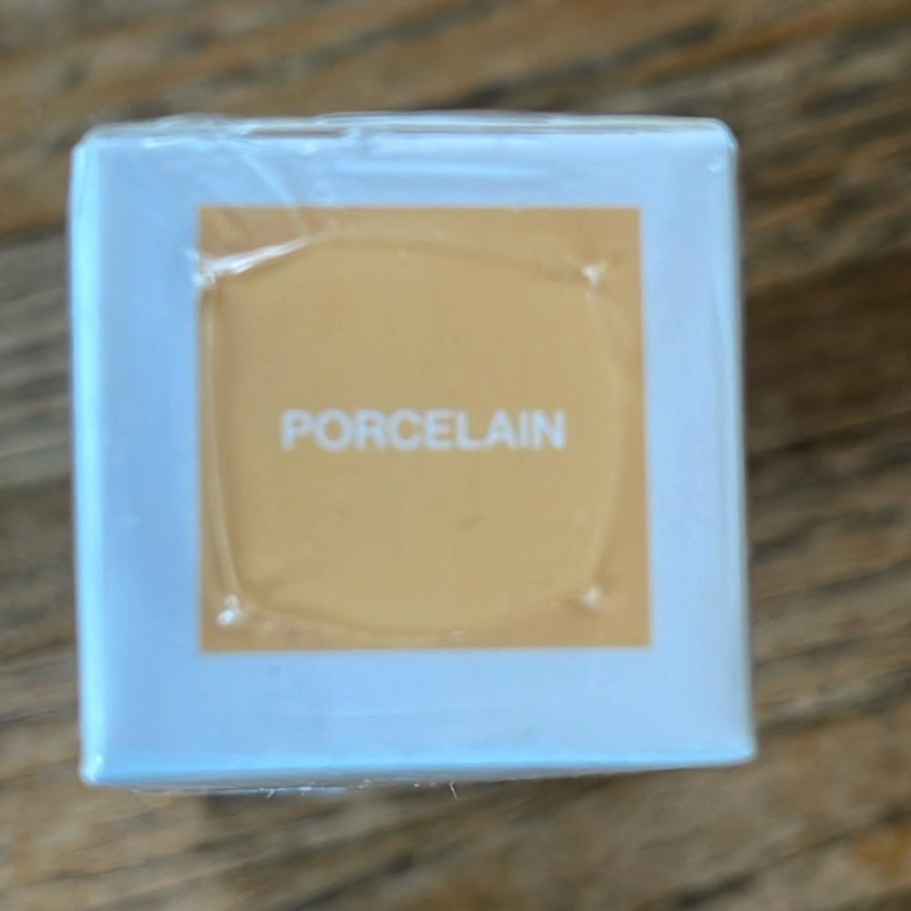 HIDE PREMIUM FOUNDATION. SEALED IN BOX!